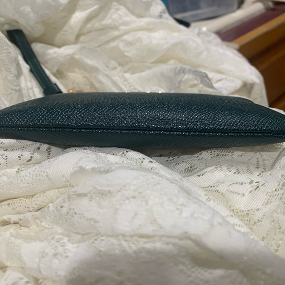 Coach Wristlet with 2 charms- Forest Green -new - Picture 5 of 16